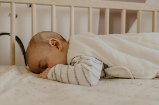 Czy łóżeczko niemowlęce może być inwestycją na lata? Poznaj najbardziej funkcjonalne meble! Czy łóżeczko niemowlęce może być inwestycją na lata? Poznaj najbardziej funkcjonalne meble!