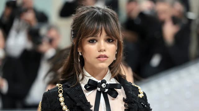 Jenna Ortega: Poznaj wiek młodej gwiazdy serialu Wednesday Jenna Ortega: Poznaj wiek młodej gwiazdy serialu Wednesday