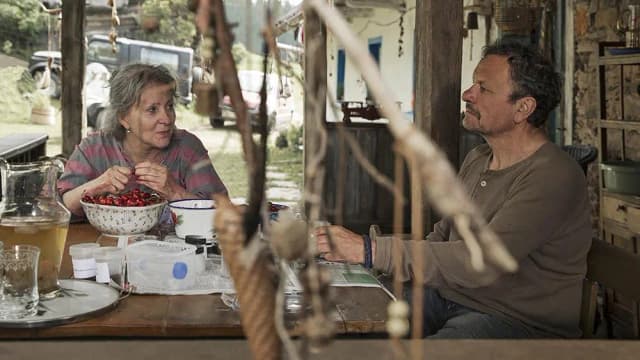 Holland, Tokarczuk i Pokot: Fascynująca adaptacja filmowa Holland, Tokarczuk i Pokot: Fascynująca adaptacja filmowa