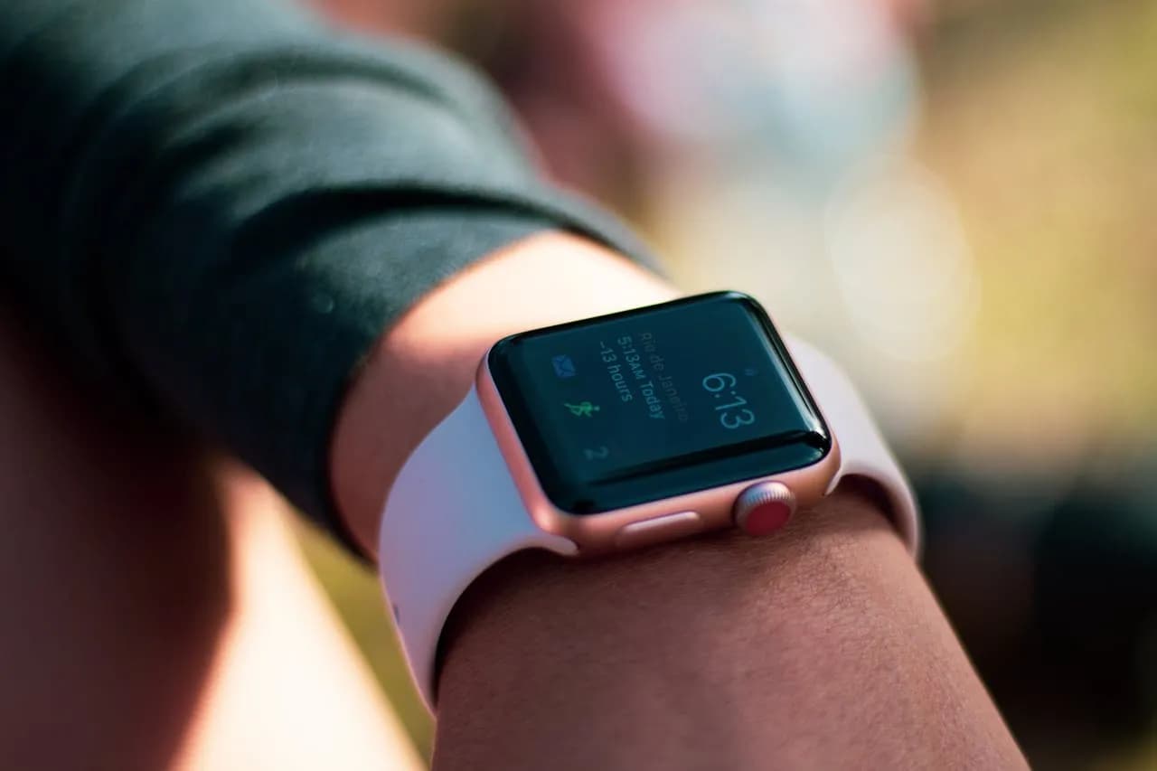 Czy warto sprawić dziecku smartwatch? Bezpieczeństwo podczas ferii zimowych Czy warto sprawić dziecku smartwatch? Bezpieczeństwo podczas ferii zimowych