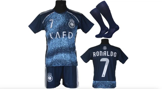 Strój piłkarski jako prezent – idealny wybór dla młodego piłkarza Strój piłkarski jako prezent – idealny wybór dla młodego piłkarza