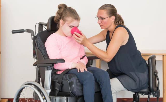 Zasiłek pielęgnacyjny dla dziecka z afazją: zasady przyznawania świadczenia Zasiłek pielęgnacyjny dla dziecka z afazją: zasady przyznawania świadczenia