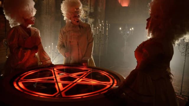 Najlepsze horrory na Halloween: Top 10 przerażających filmów Najlepsze horrory na Halloween: Top 10 przerażających filmów